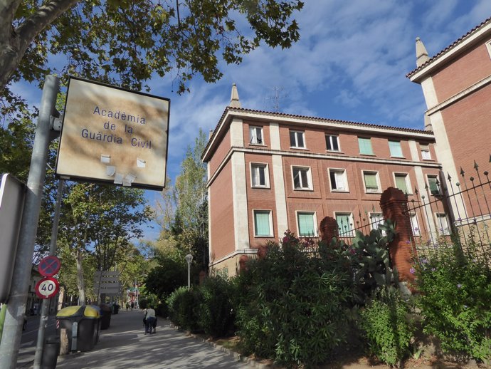 El edificio de la caserna de la Guardia Civil en Sabadell 