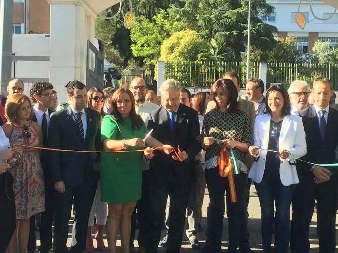 Autoridades cortan la cinta inaugural de Agropriego