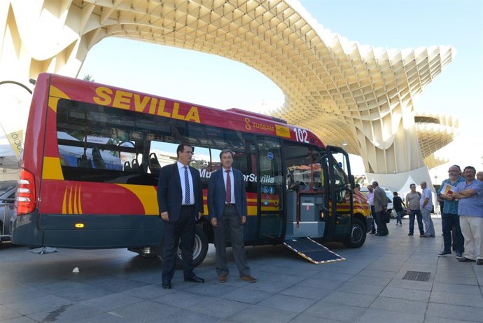 Nuevos microbuses de Tussam. 