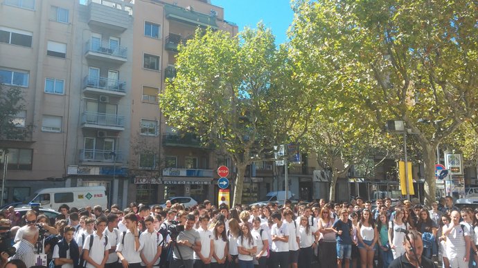 Concentración contra el crimen machista en Esplugues de Llobregat