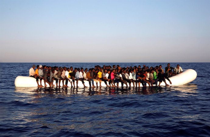 Inmigrantes en la costa Libia del Mediterráneo