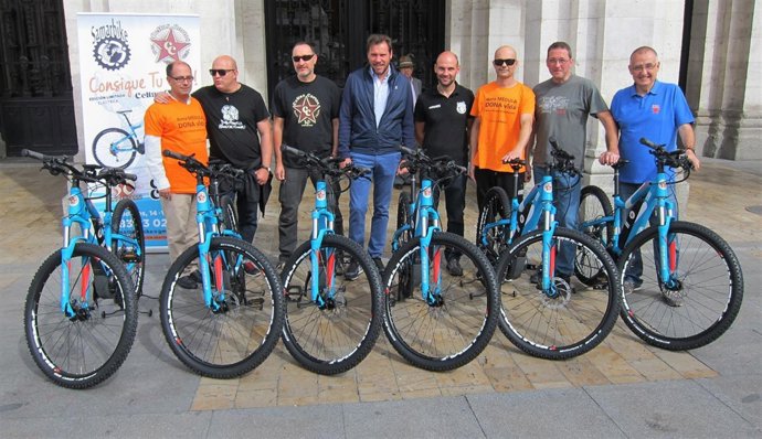 Presentación de las bicicletas del XXX aniversario de Celtas Cortos