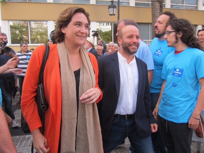 Luís Villares con Ada Colau en A Coruña, campaña 25S