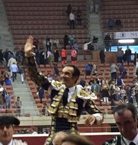 'El Cid' abre la puerta grande de 'La Ribera' en una buena corrida de Victorino Martín