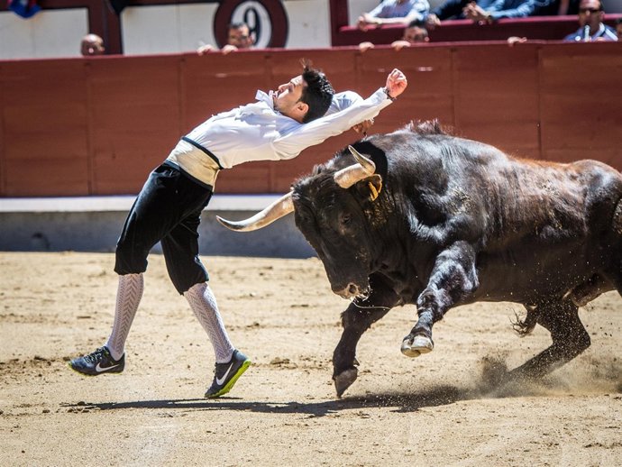 Bicampeon_de_espana_jonatan_estebanez_al_recorte