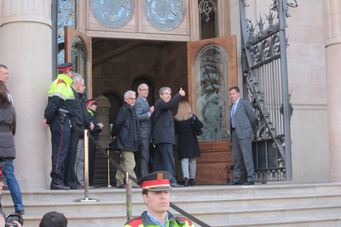 Francesc Homs (DL) a las puertas de TSJC junto al senador de ERC Santi Vila