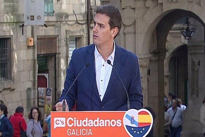 Rivera dice que Rajoy "no tiene autoridad"