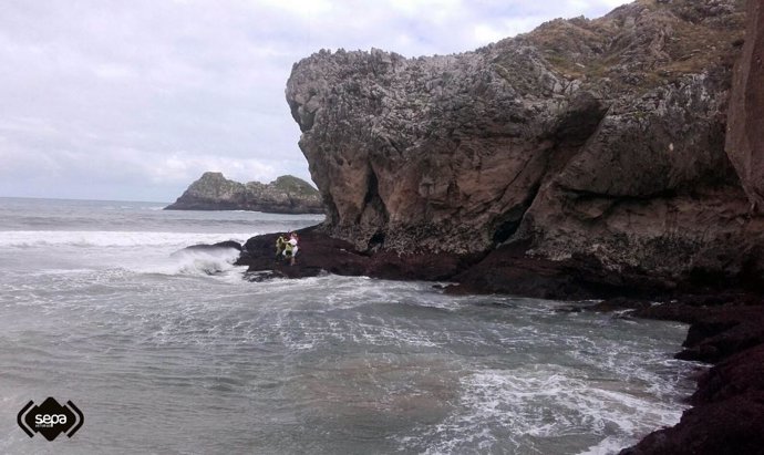 Rescate de un hombre atrapado en la Playa de La Palombina. 