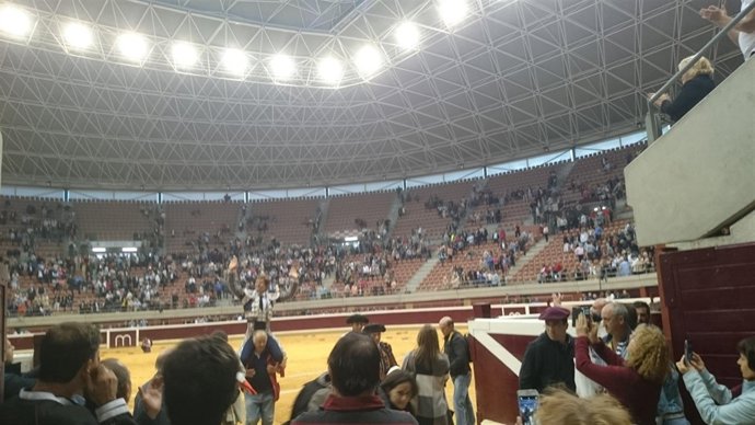 El Juli por la Puerta Grande de La Ribera