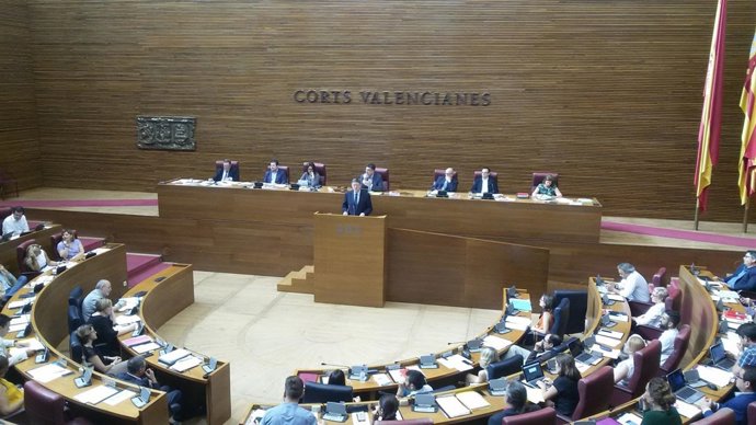 Ximo Puig en un pleno de las Corts en una imagen de archivo 