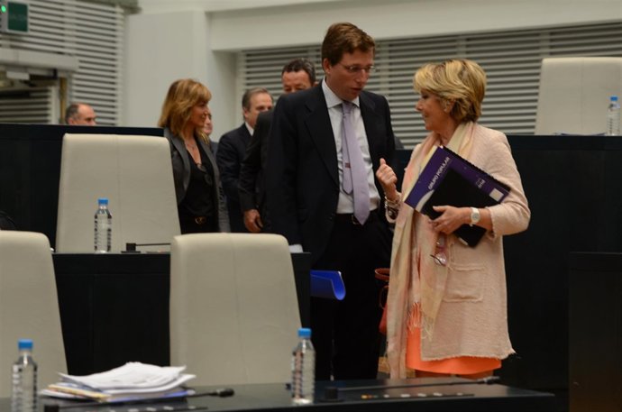 Esperanza Aguirre durante un pleno del Ayuntamiento de Madrid
