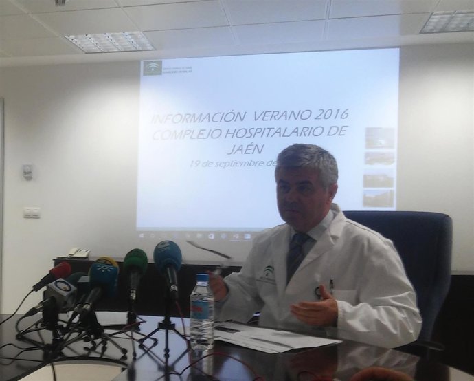 El director gerente del Complejo Hospitalario de Jaén, José Luis Salcedo.