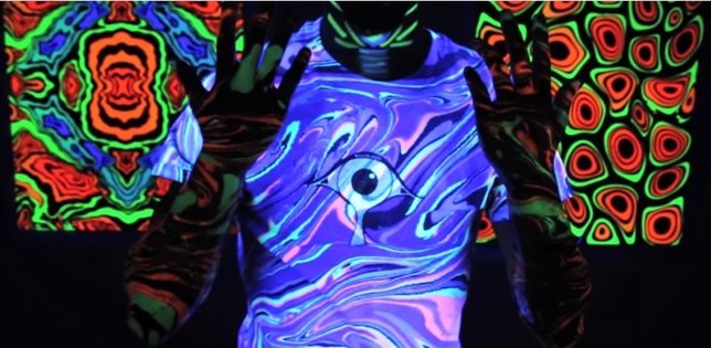 El nuevo arte que triunfa en los festivales de música: el body marbling