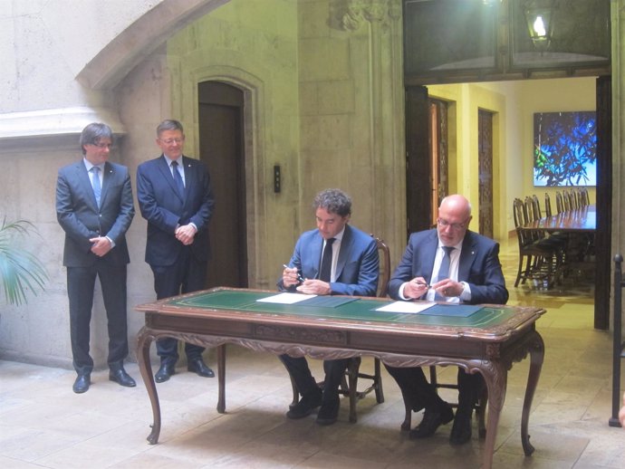 La Comunitat y Cataluña firman un acuerdo en materia turística