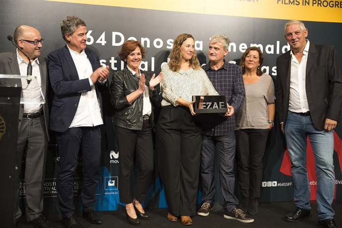 Entrega del Premio EZAE a Amama.