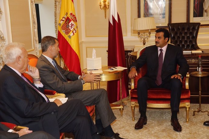 El Rey con el emir de Qatar