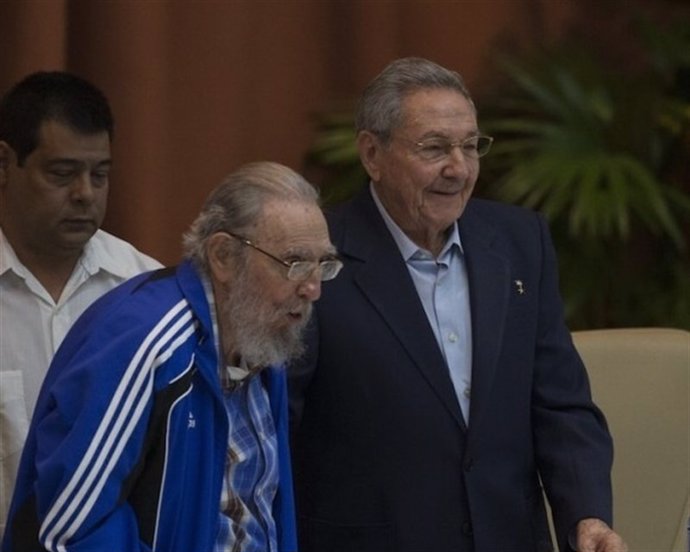 Rául y Fidel Castro