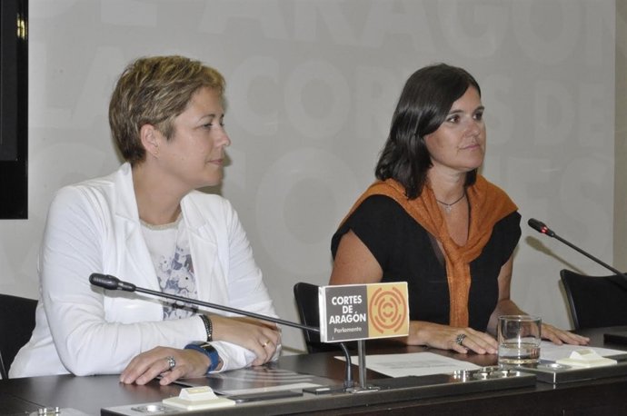 Las diputadas del PAR, Berta Zapater y Elena Allué