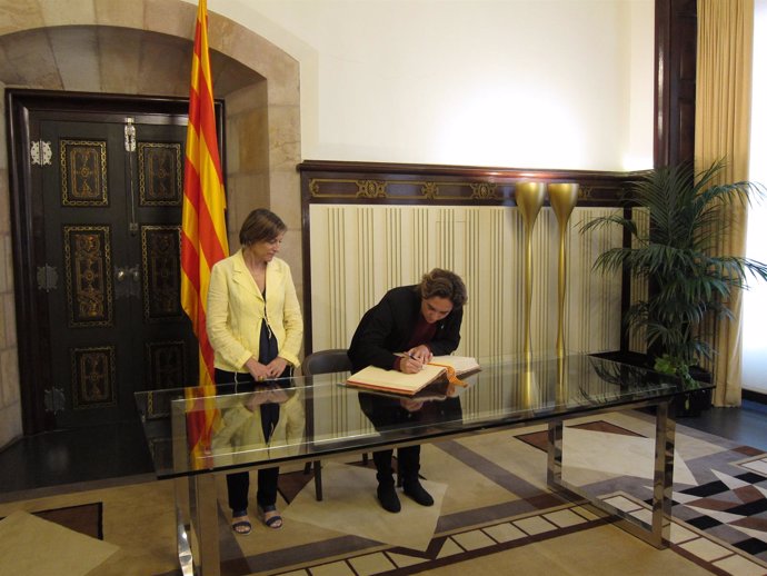 Carme Forcadell (pta.Parlament) Ada Colau (alcaldesa de Barcelona)