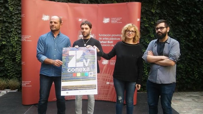 El alcalde de Montalbán (izda.) y la delegada de Cultura durante la presentación