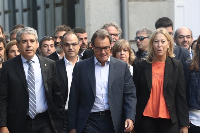 Francesc Homs, acompañado de Mas, entra en el Supremo para declarar por el 9N