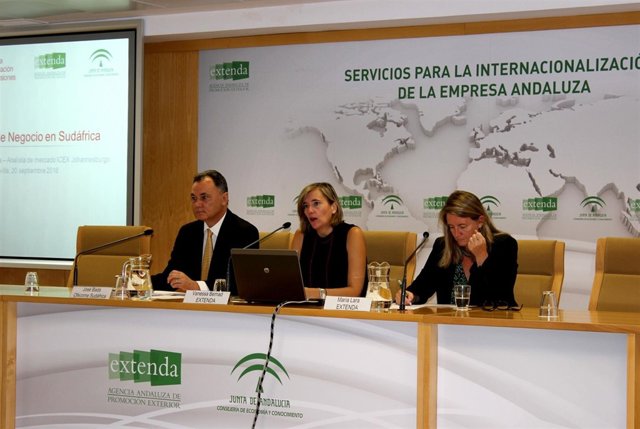 Extenda presenta su nueva antena en Johanesburgo.