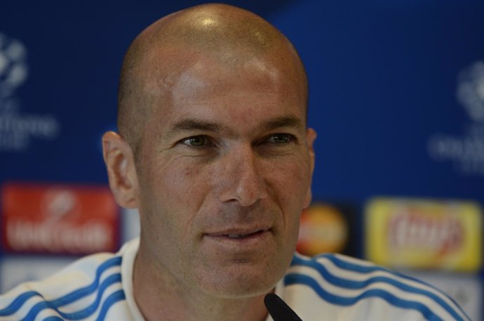Zinedine Zidane en rueda de prensa durante el Open Media Day del Real Madrid