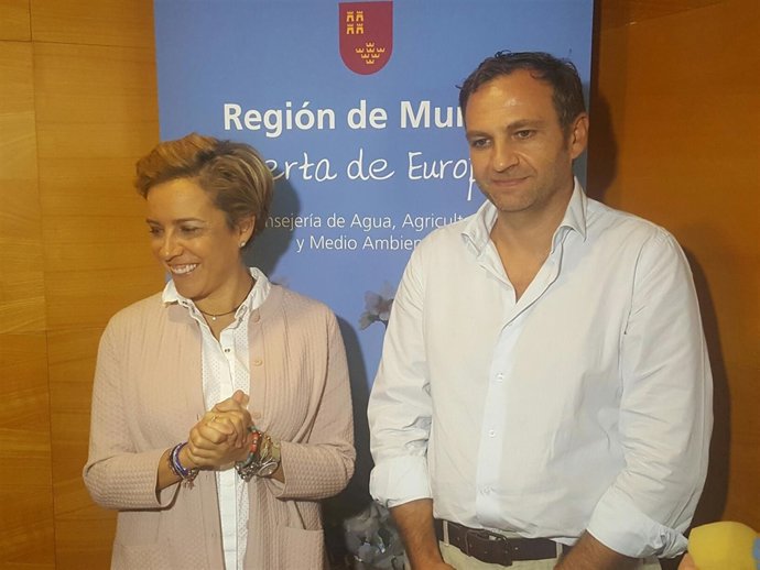 Ínez Cachá Se Reúne