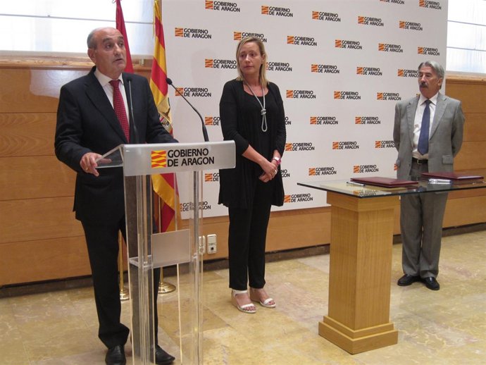 Callizo, Gastón y López de Hita, hoy tras firmar los acuerdos de colaboración