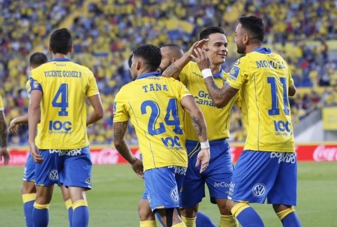 Las Palmas vence al Málaga y sigue de dulce
