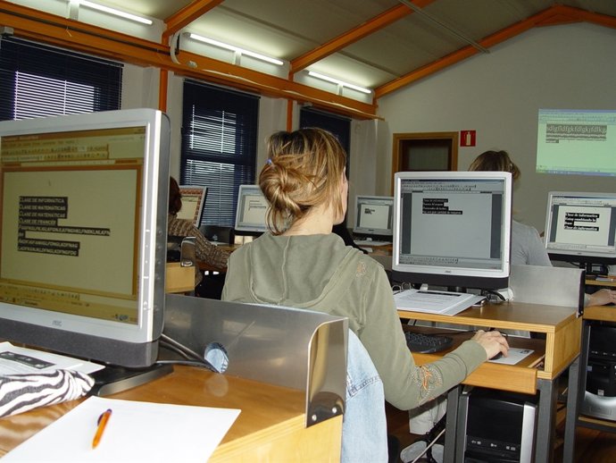Centro Municipal de Formación de Camargo, ordenadores, informática, cursos