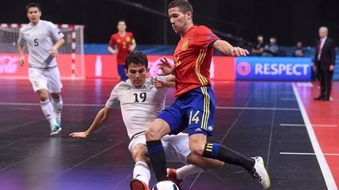 Raúl Campos en el España - Kazajistán de la Eurocopa