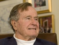 George H.W. Bush votará por Clinton en las elecciones de noviembre