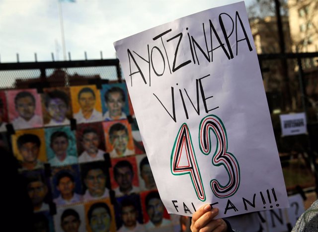 Protesta por los 43 desaparecidos en Ayotzinapa