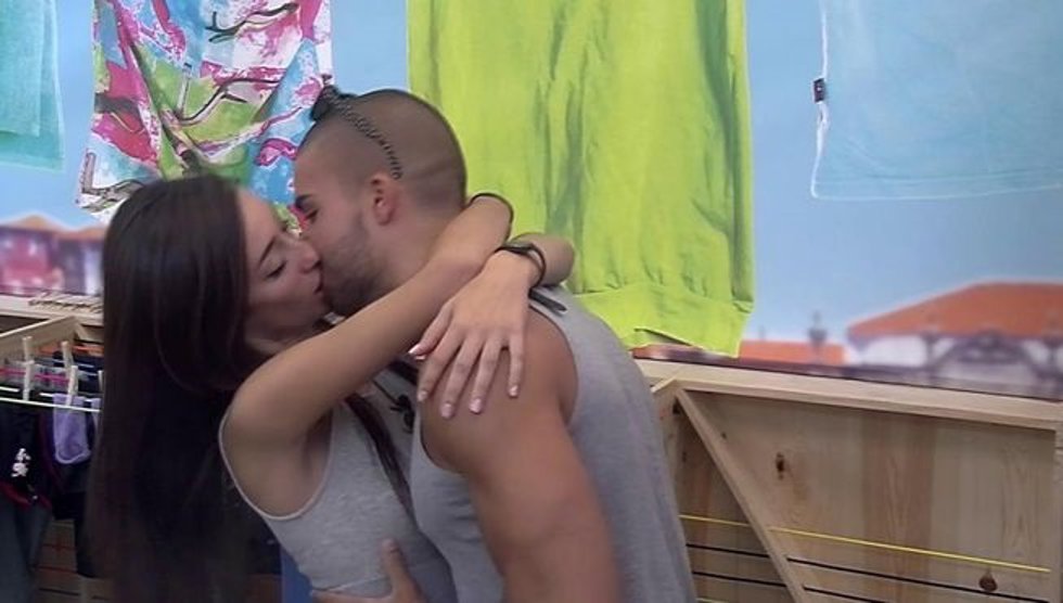 GRAN HERMANO 17 ADARA Y POL