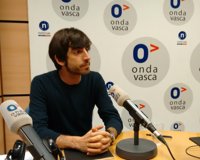 Maura (Podemos): "Estoy tan absorbido por la campaña vasca que ni he leído los 'tuits' de Iglesias y Errejón"