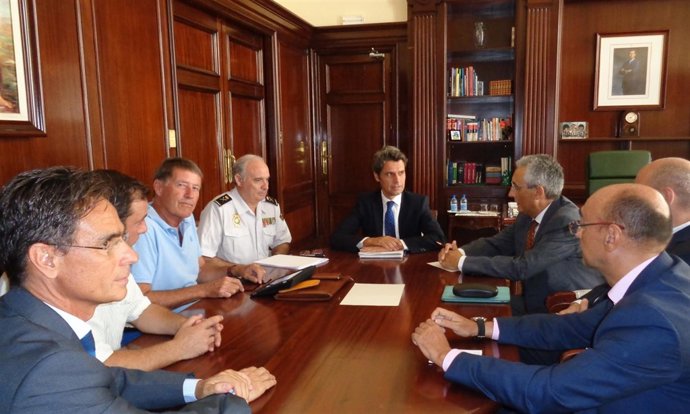 Reunión del delegado del Gobierno en Canarias con los hoteleros