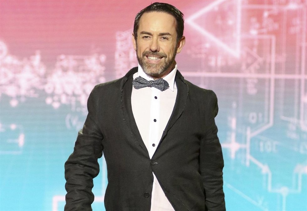 Jesus manuel desfilando en la alvame fashion week