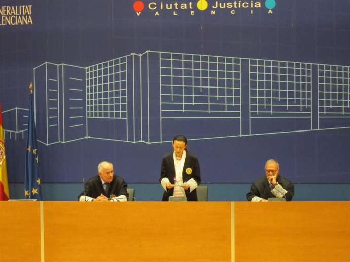 De la Oliva (centro) y Montabes (a su izq)