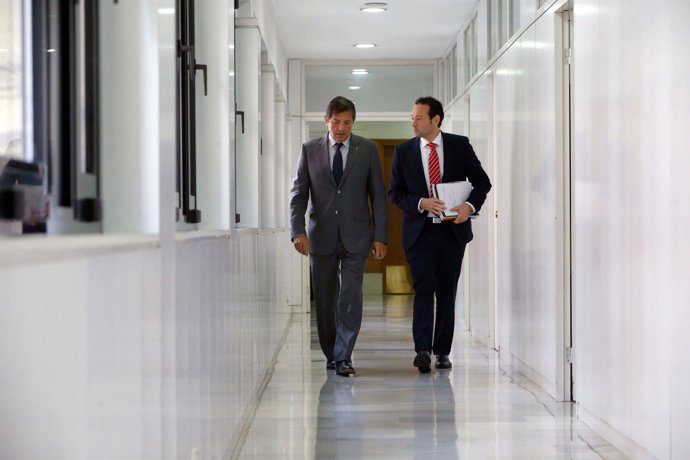 El presidente de Asturias, Javier Fernández y el consejero Guillermo Martínez