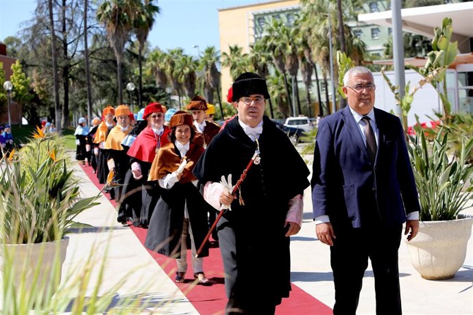 Vicente Guzmán y Antonio Ramírez de Arellano encabezan el desfile