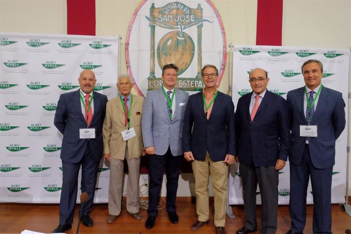 Encuentro de Agro Sevilla y Caja Rural del Sur.