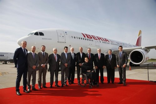 Avión conmemorativo del 70º anivesario de América Latina