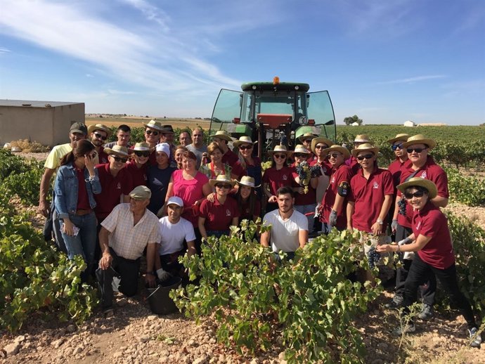 EL PROGRESO DE VILLARRUBIA . Satisfacción Entre Los Compradores Chinos De La Mis