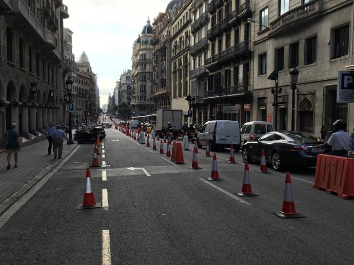 La Vía Laietana, en el día sin coches.