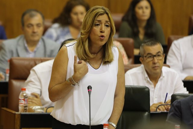Susana Díaz responde a la oposición en el Pleno del Parlamento andaluz