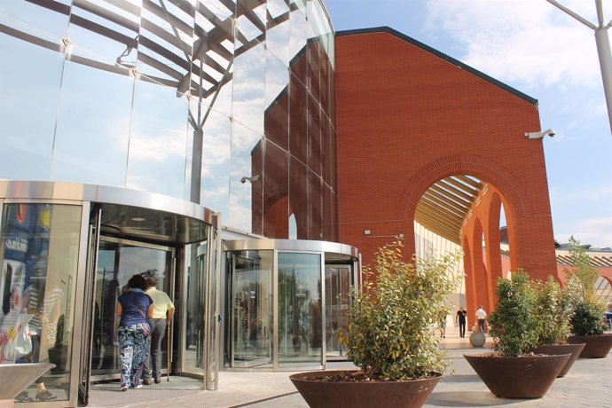 Centro comercial Espai Gironès