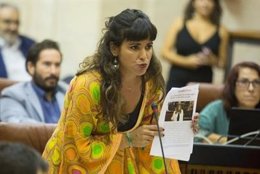 Teresa Rodríguez, en el pleno del Parlamento
