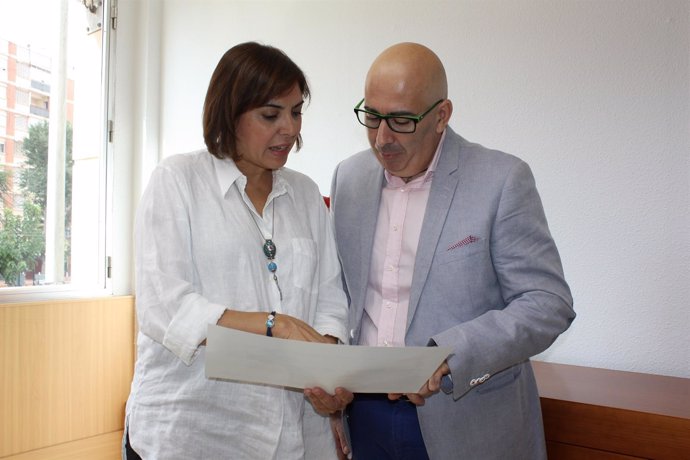 La consejera  recibe al representante de la Asociación Española de Leucemia