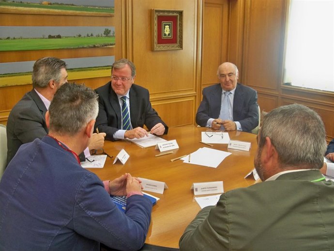 Reunión de Silván con los empresarios. 